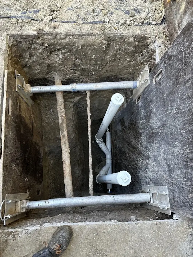 Experienced plumber completing Drain Cleaning work in Encinitas